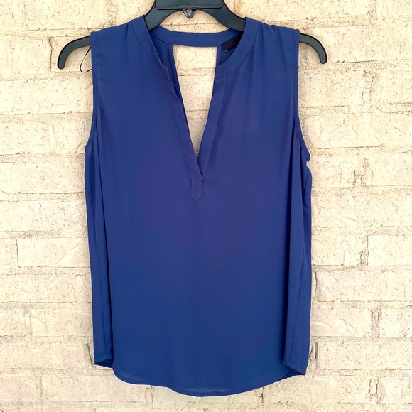 NWT Ro&De V-neck sleeveless navy blouse top. XS - Picture 1 of 7